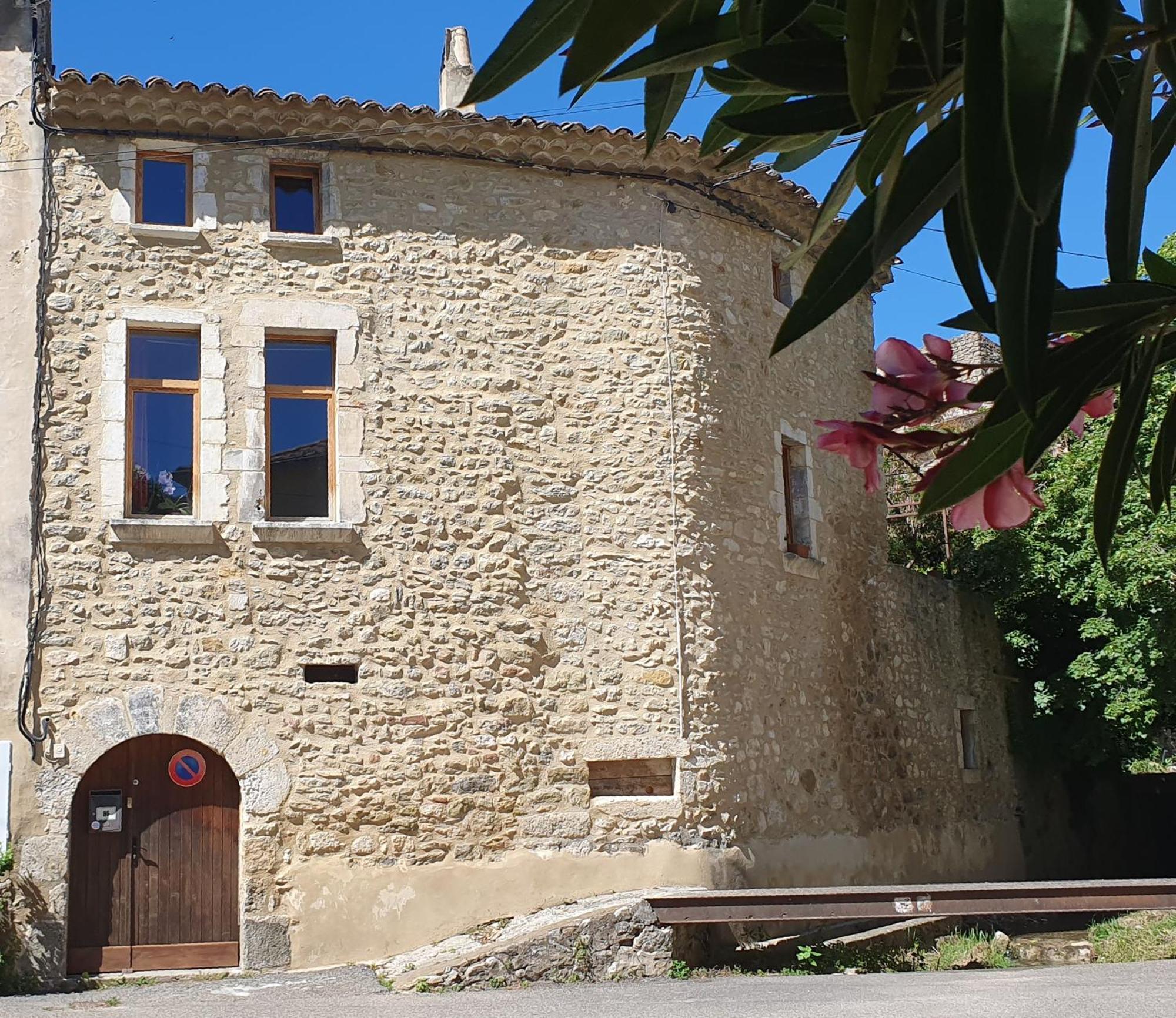 Gite Les Tilleuls Vila Saint-Montan Exterior foto