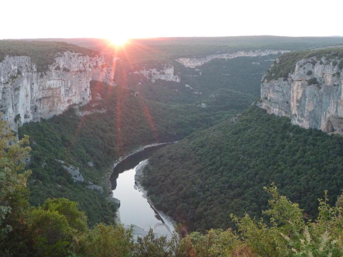 Gite Les Tilleuls Vila Saint-Montan Exterior foto